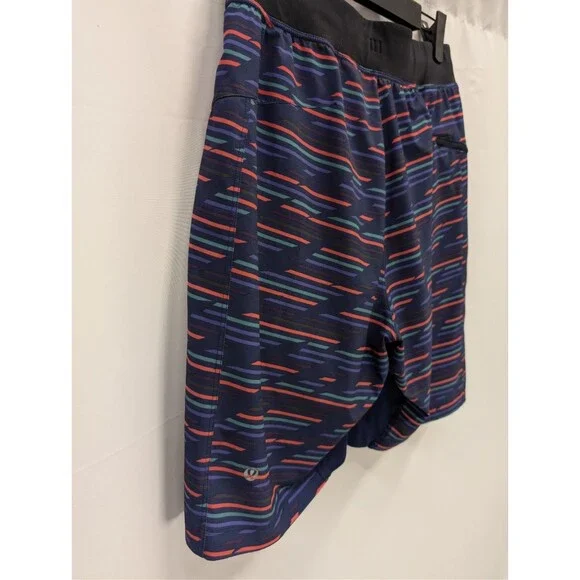 Lululemon T.H.E Short 9" *Size Medium* - Picture 6 of 9